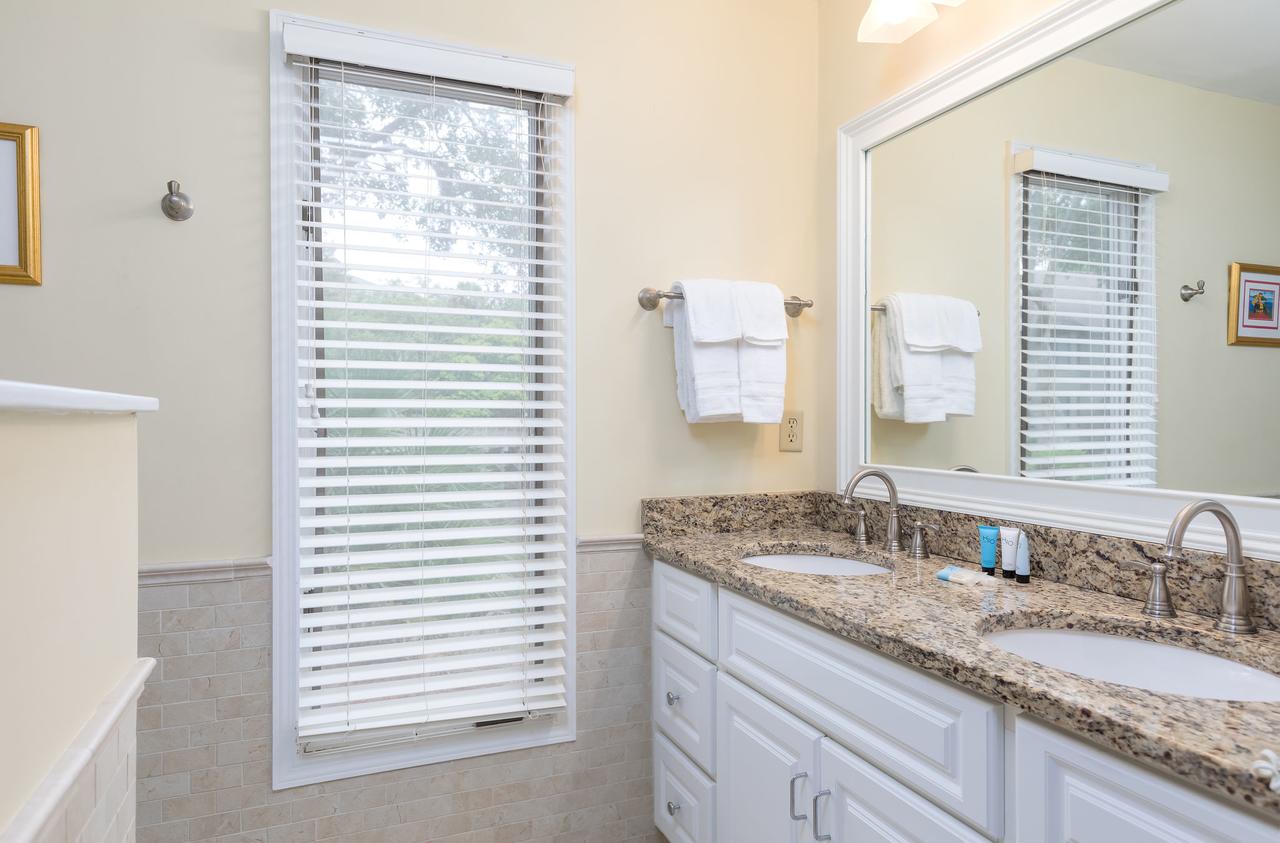 4791 Tennis Club Villa - thumb 2
