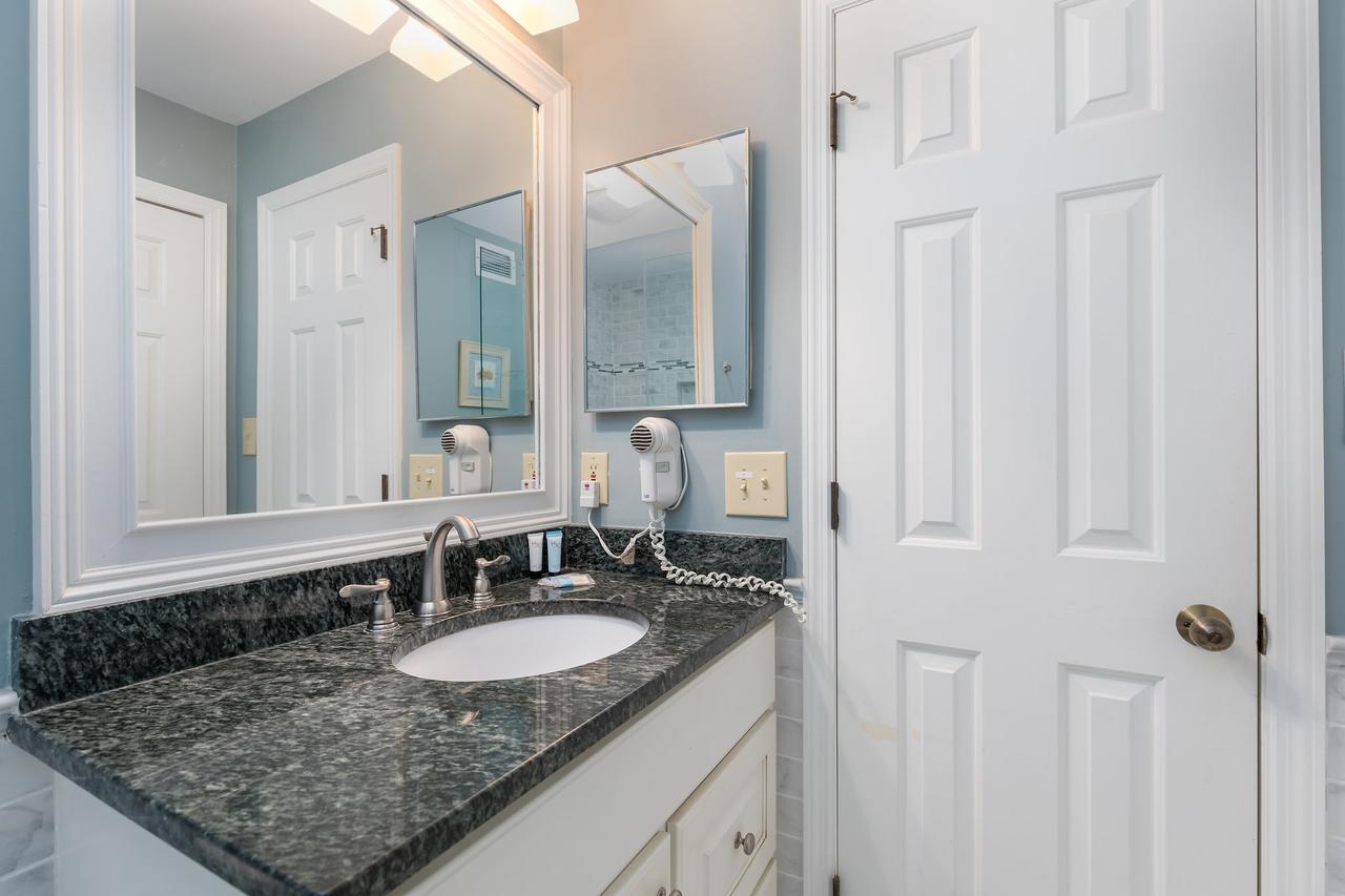 4791 Tennis Club Villa - thumb 10