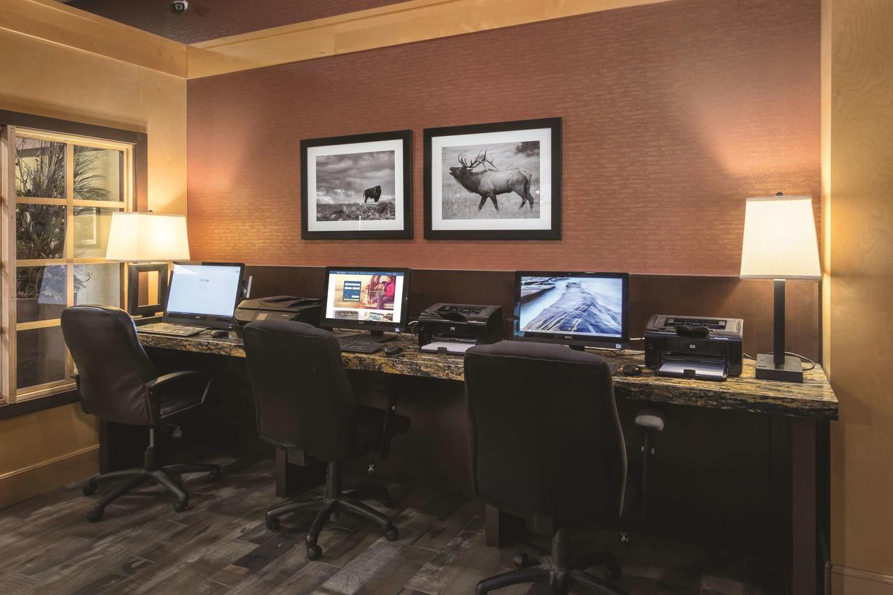 Best Western Ramkota Hotel - thumb 15