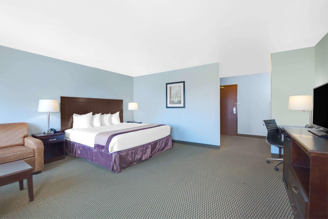 Baymont By Wyndham Rapid City - thumb 36