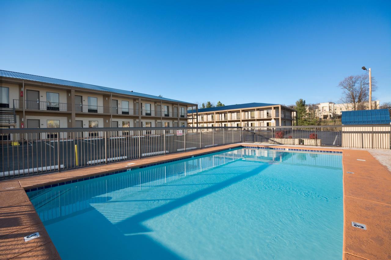 Days Inn By Wyndham Cookeville - thumb 1