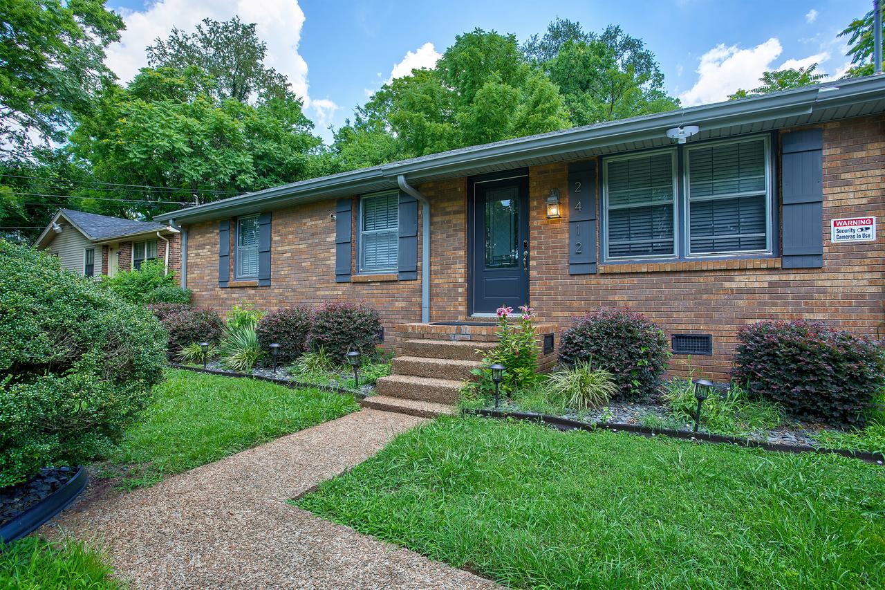 12 South/Melrose Cottage Oasis - thumb 13