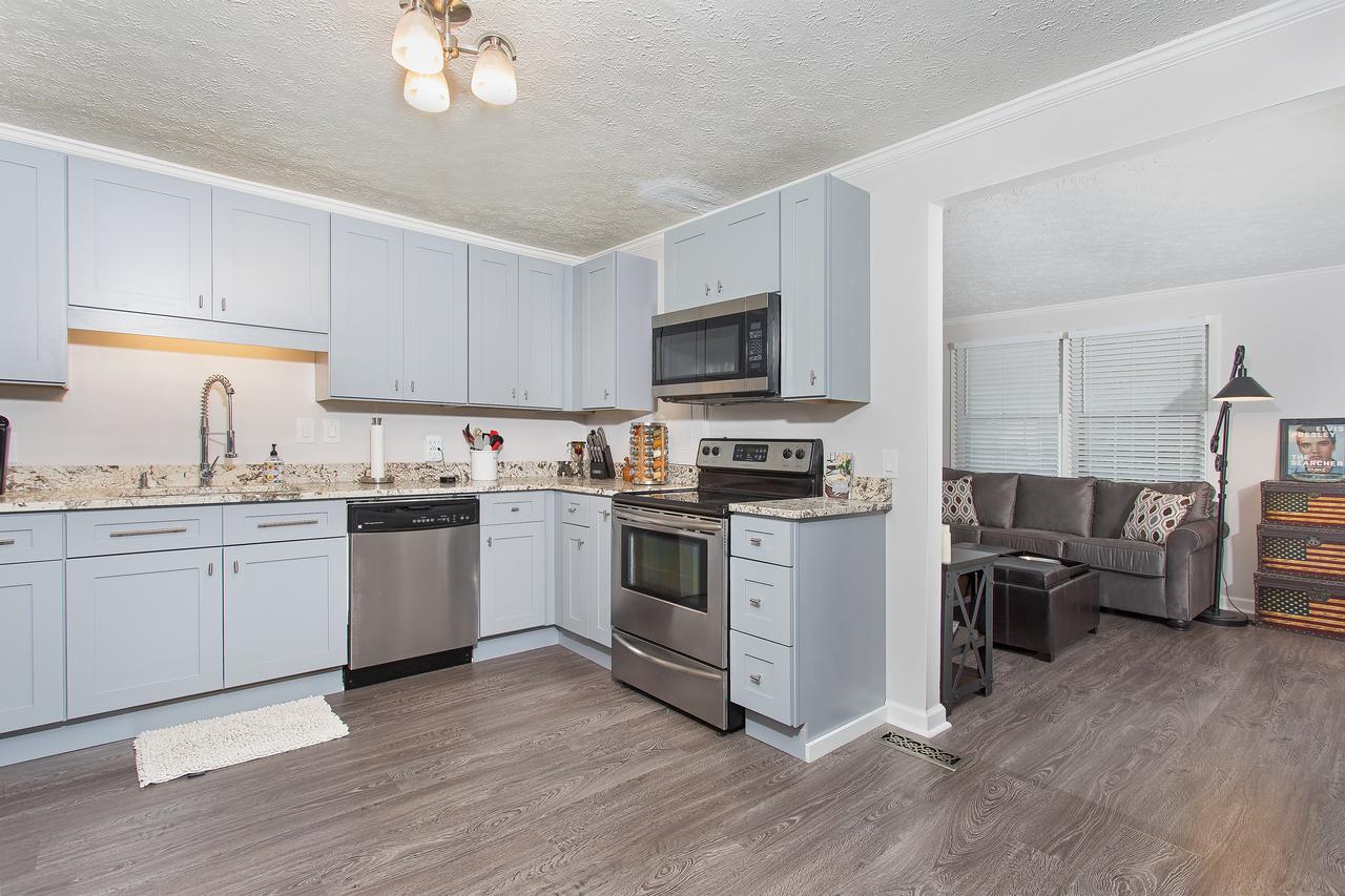 12 South/Melrose Cottage Oasis - thumb 6