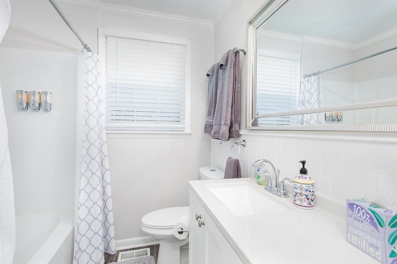 12 South/Melrose Cottage Oasis - thumb 16