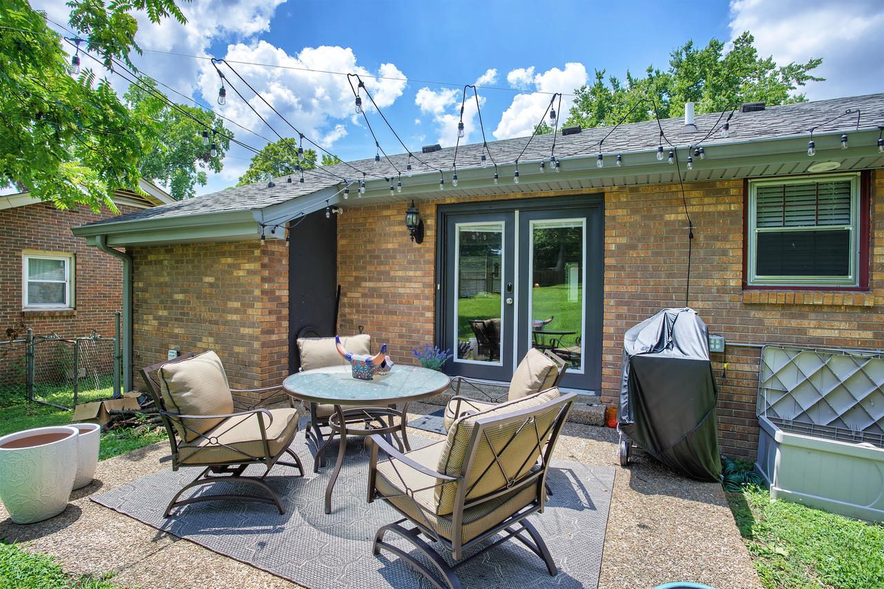 12 South/Melrose Cottage Oasis - thumb 2