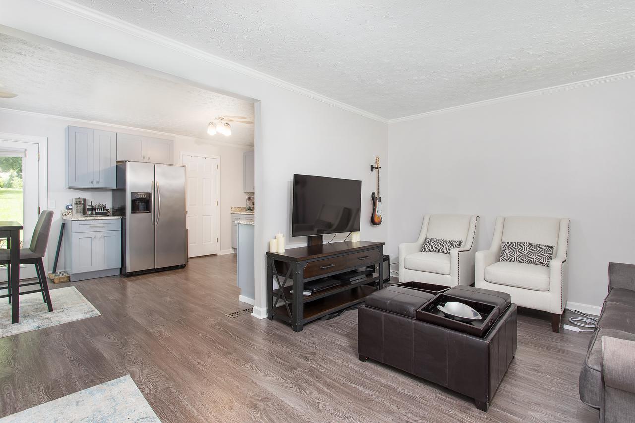 12 South/Melrose Cottage Oasis - thumb 4