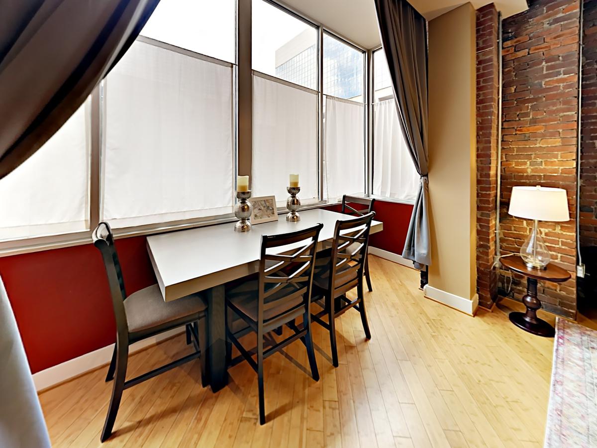 1820 Loft 211 Oozing Charm Steps To Broadway-Sleeps 4 - thumb 16