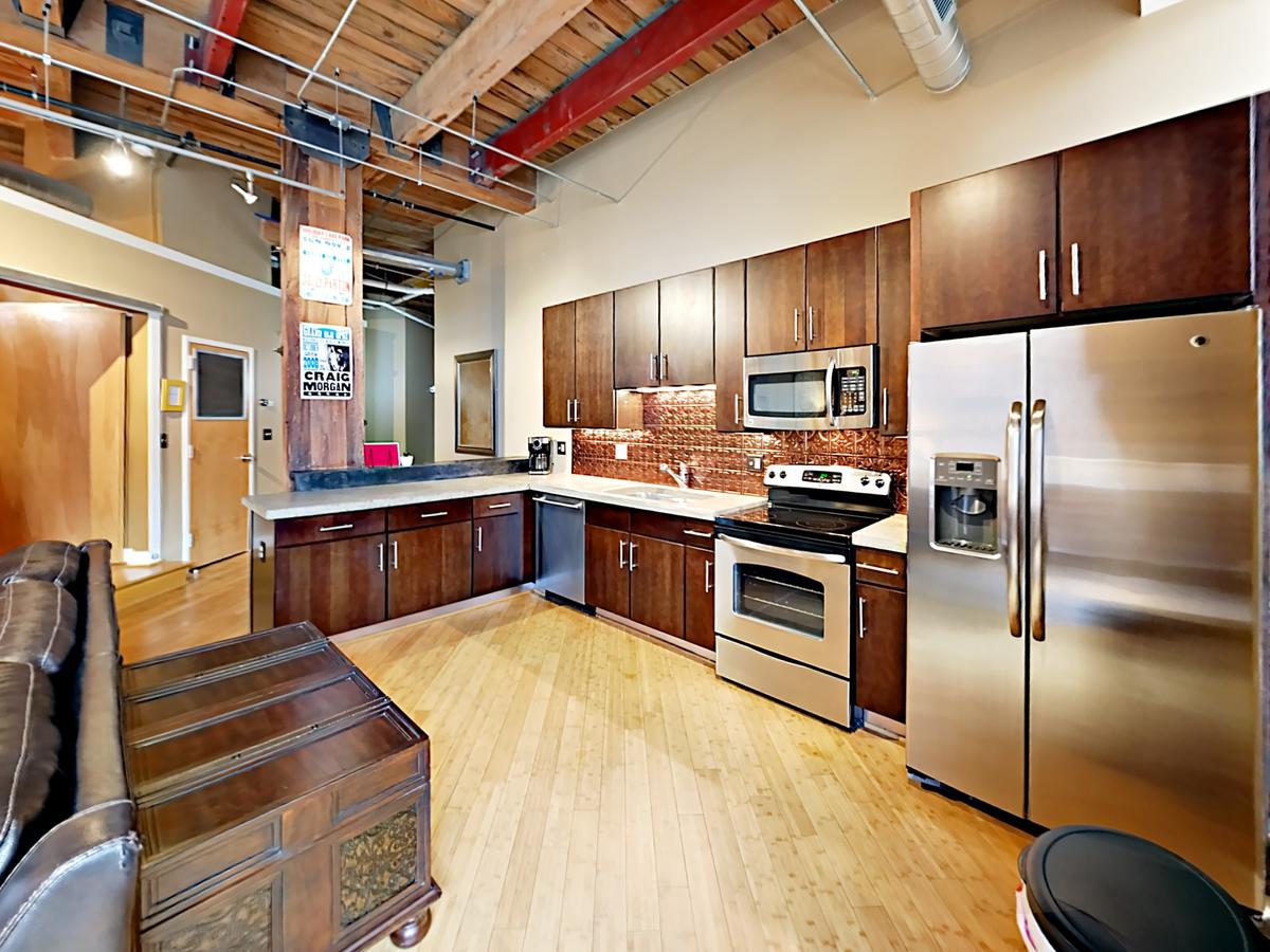 1820 Loft 211 Oozing Charm Steps To Broadway-Sleeps 4 - thumb 23