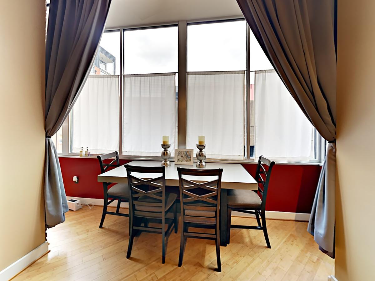 1820 Loft 211 Oozing Charm Steps To Broadway-Sleeps 4 - thumb 21