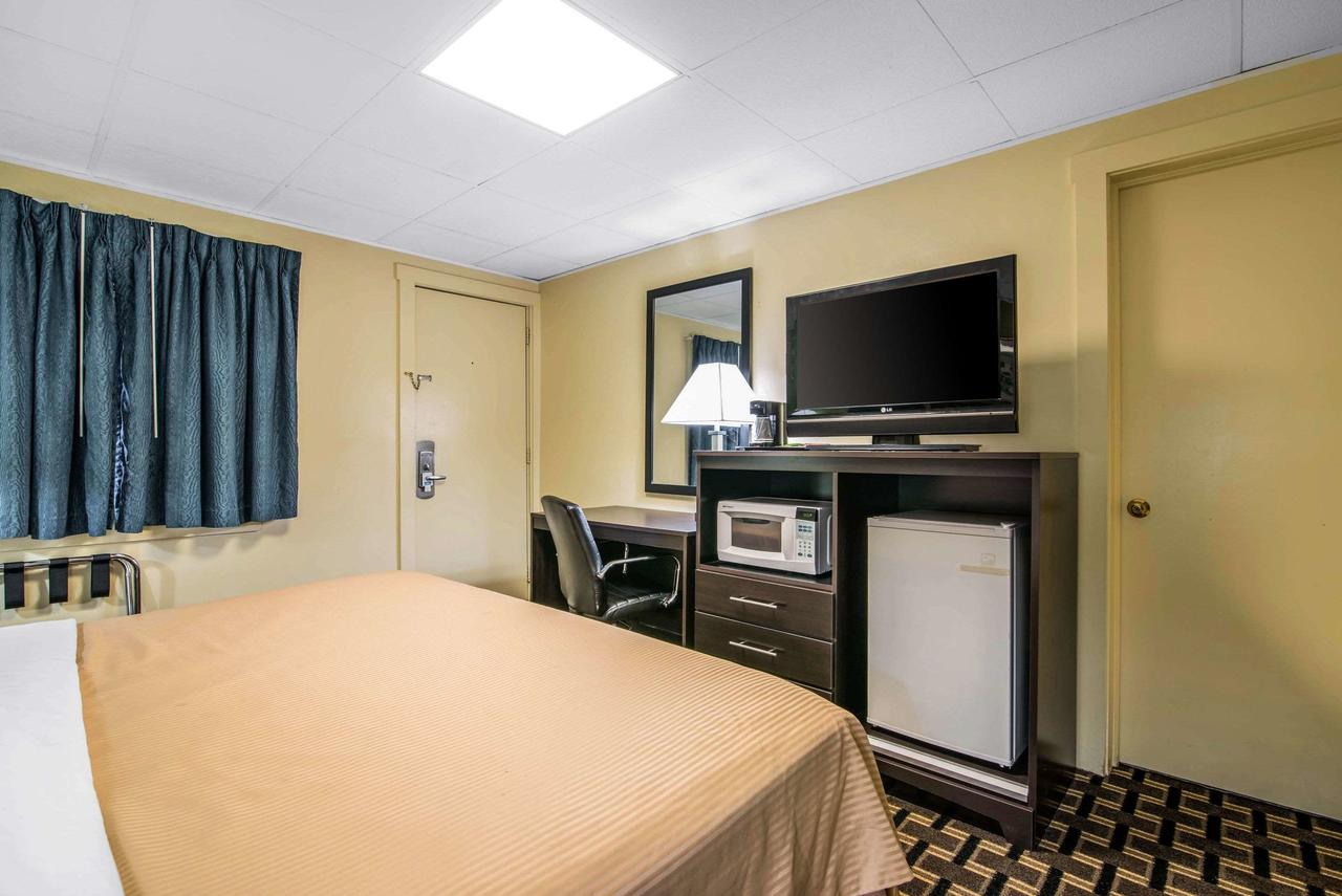 Rodeway Inn Rutland - thumb 1