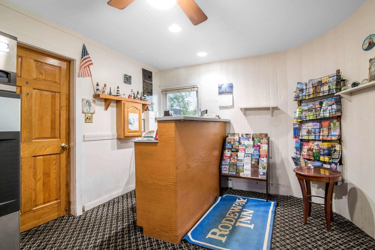 Rodeway Inn Rutland - thumb 10