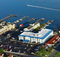 Marina Bay Hotel & Suites, an Ascend Hotel Collection Member Chincoteague - Orlando Tourists