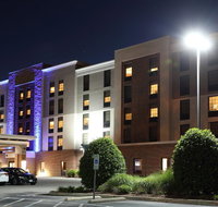 Holiday Inn Express & Suites Newport News - Orlando Tourists