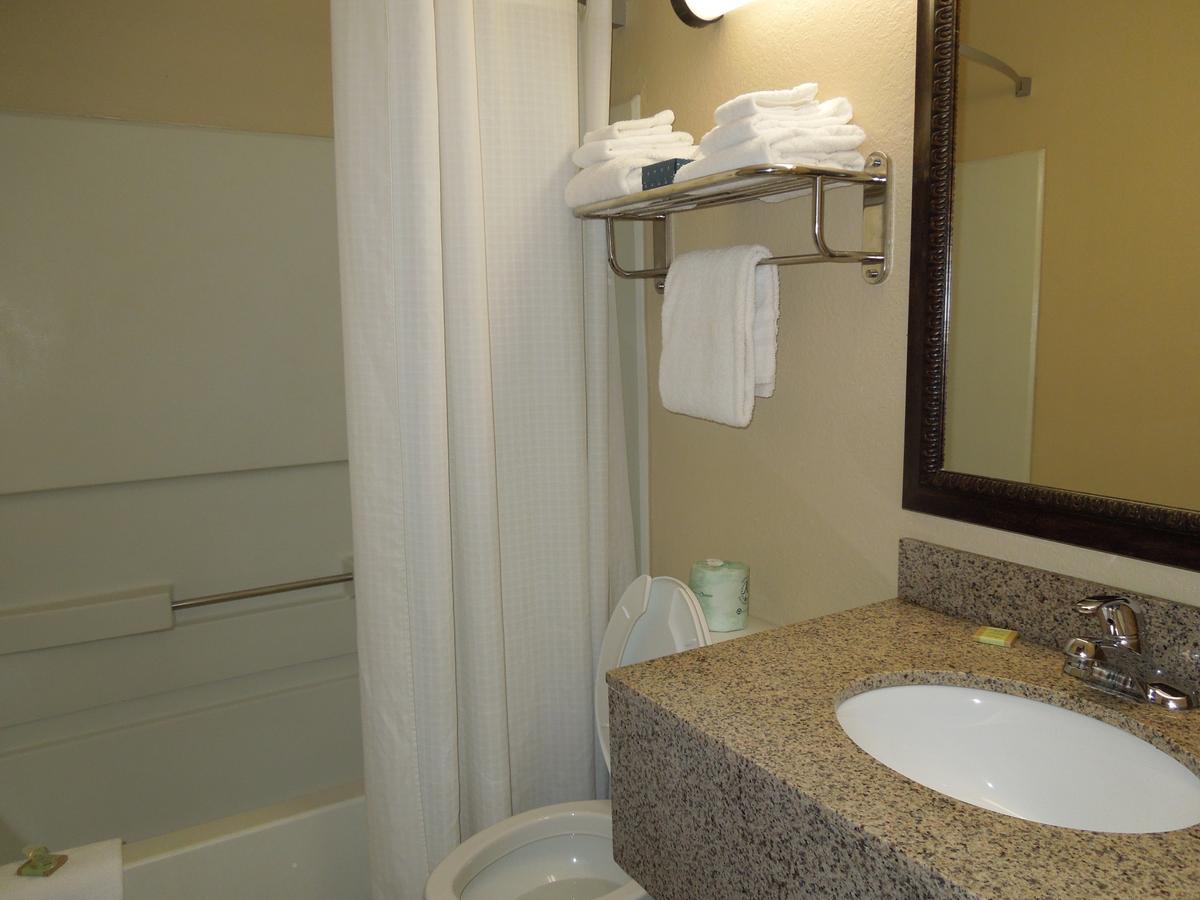Super 8 By Wyndham Harrisonburg - thumb 18