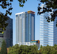 W Bellevue - Orlando Tourists