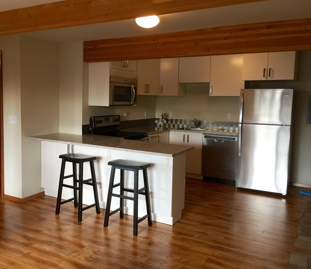 Bellevue Retreat - Bellevue, Washington - thumb 4