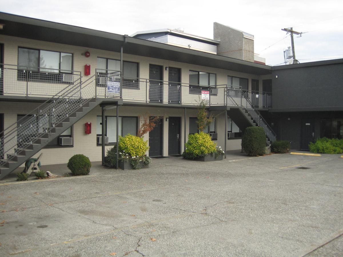 The Grove West Seattle Inn - thumb 0