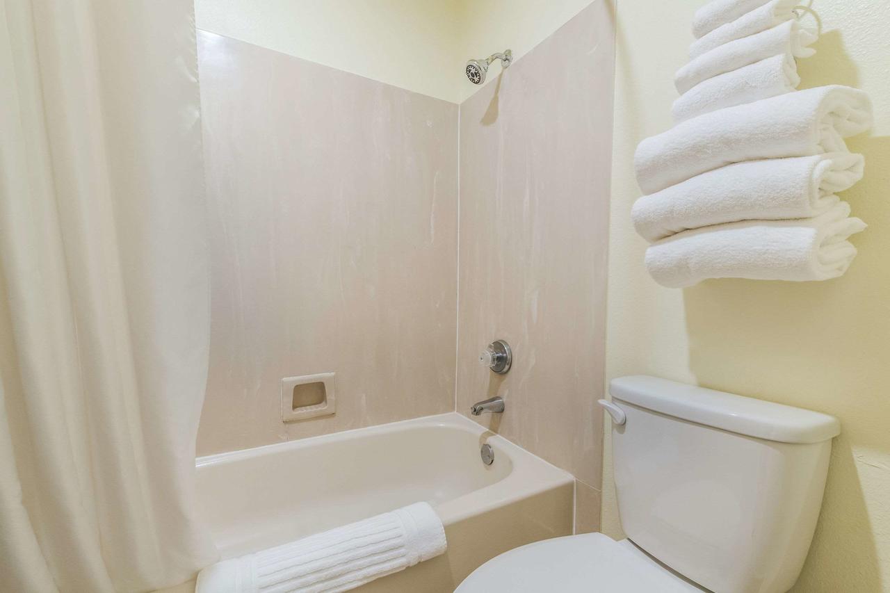 Quality Inn Bellevue - thumb 20