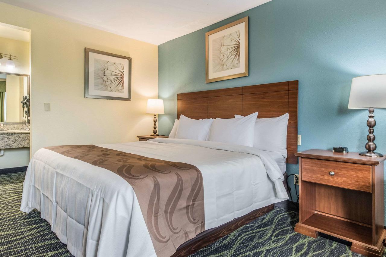 Quality Inn Bellevue - thumb 25