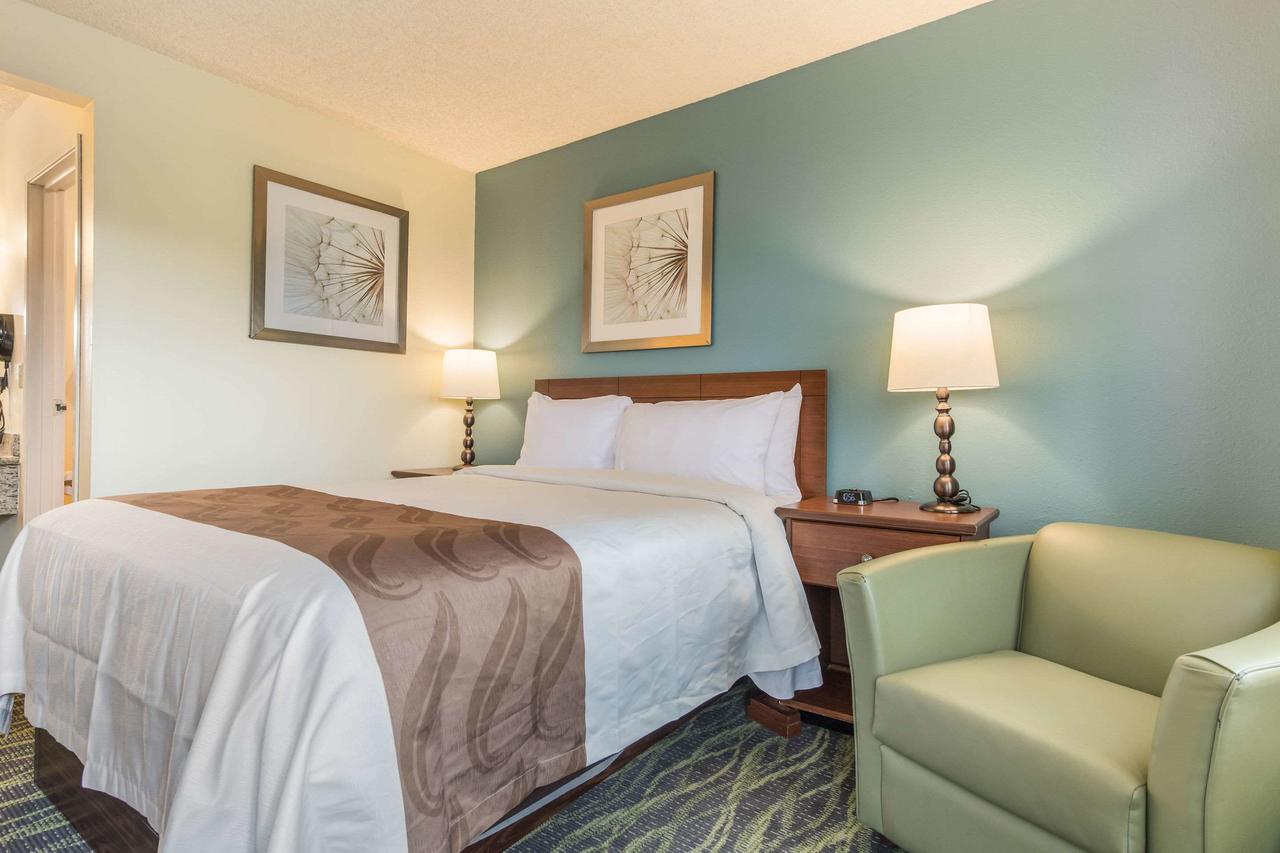 Quality Inn Bellevue - thumb 17