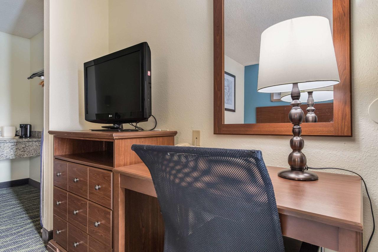 Quality Inn Bellevue - thumb 22