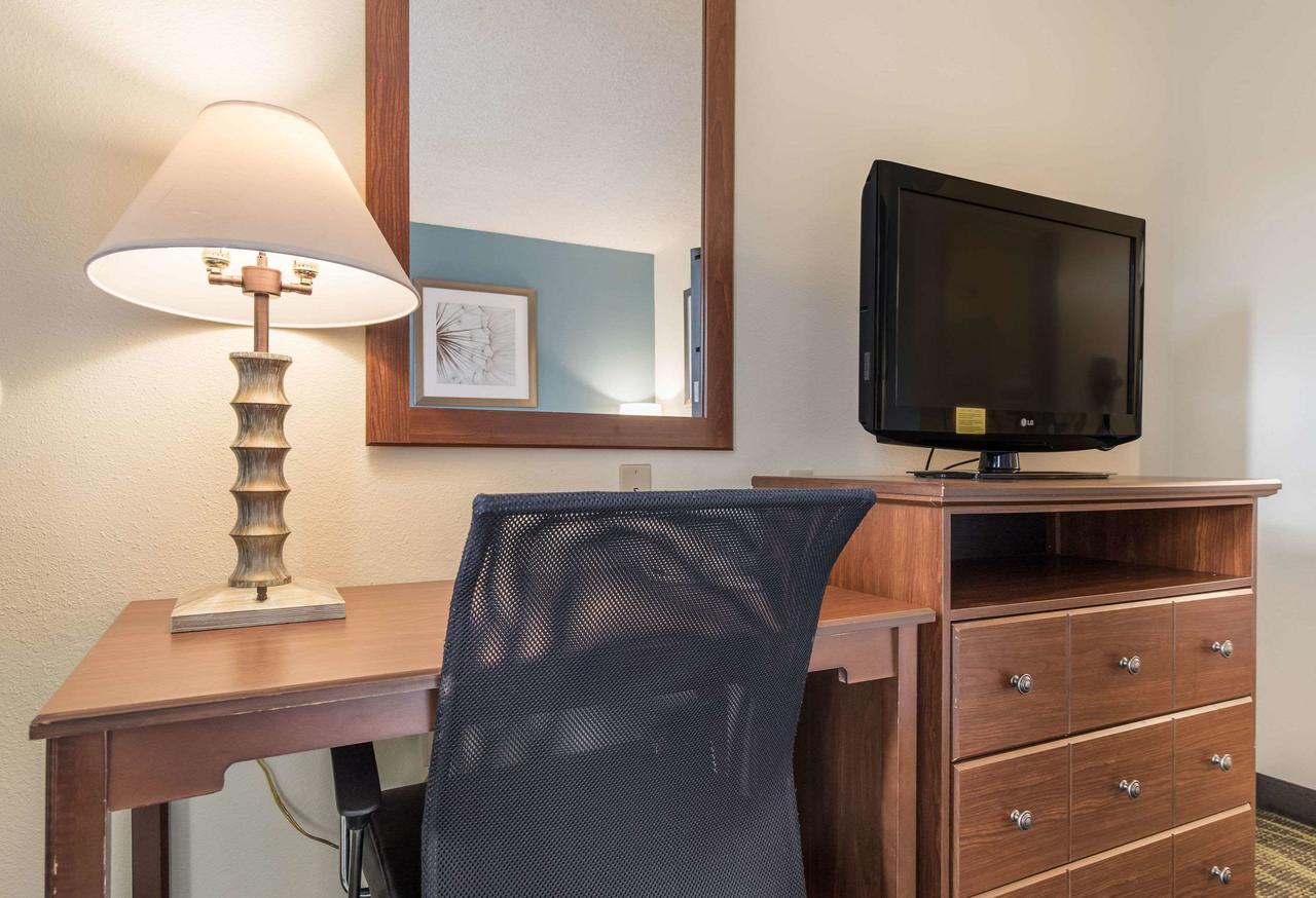 Quality Inn Bellevue - thumb 10