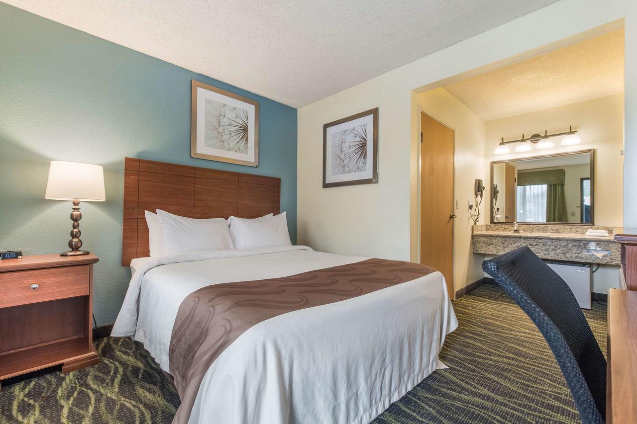 Quality Inn Bellevue - thumb 15