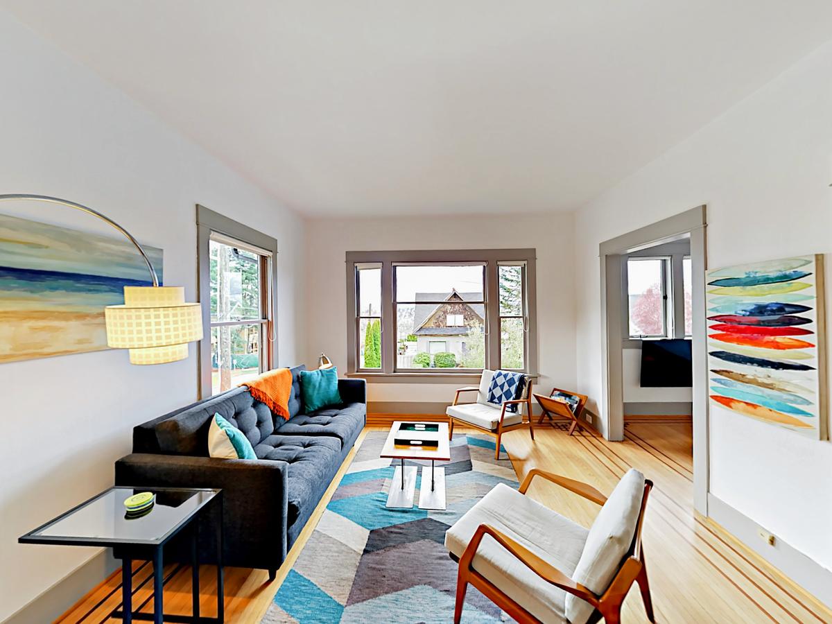 2402 9th Ave W Duplex Duplex - thumb 0