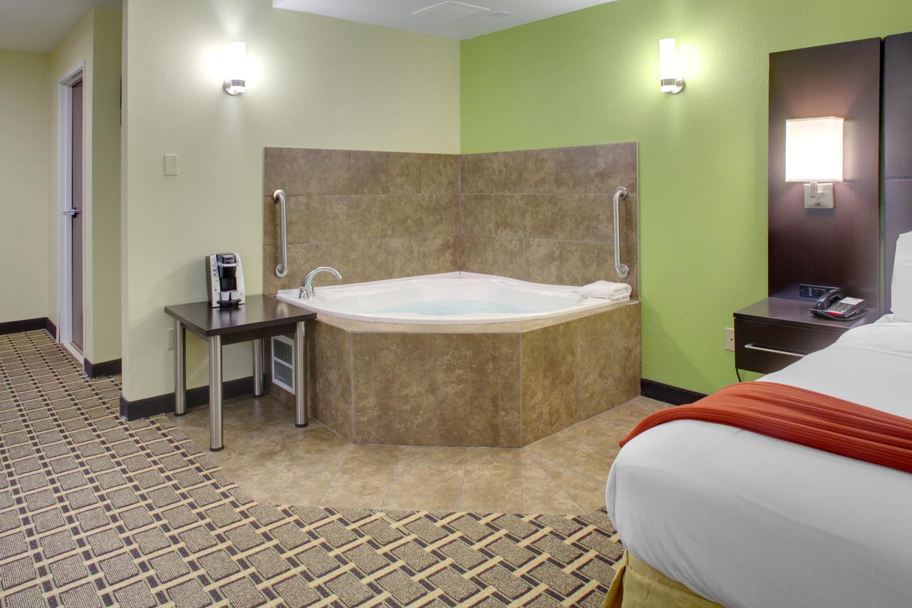 Holiday Inn Express & Suites Cross Lanes - thumb 16