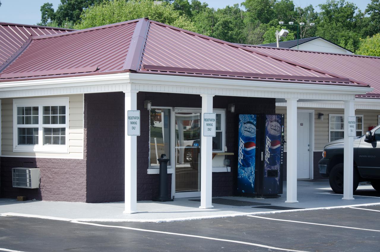 Turnpike Motel - thumb 1