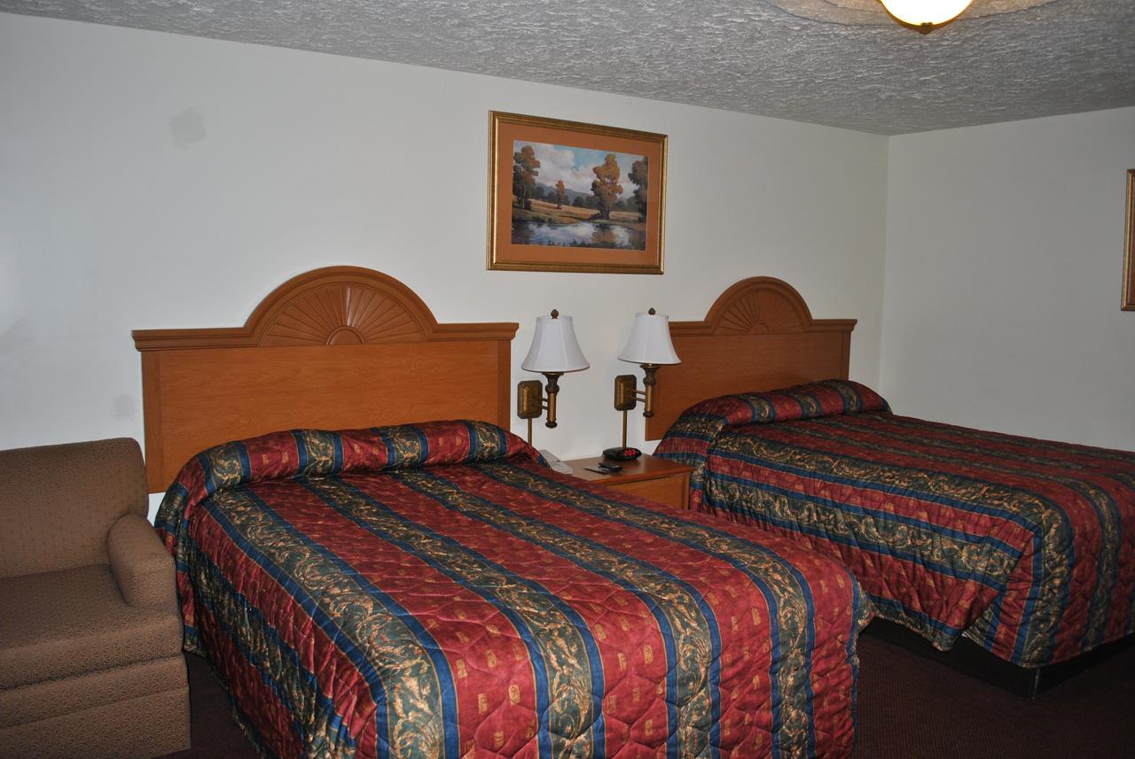 Turnpike Motel - thumb 0