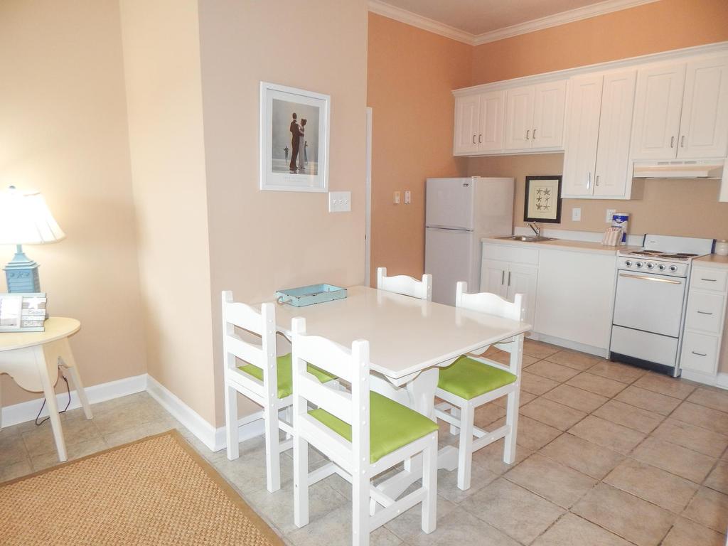 075 Beach Club 301 - Master Unit Home - thumb 2