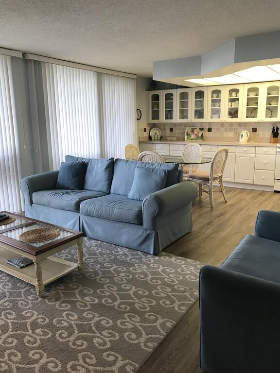 1 Bed Direct Beach Access, Close To J.W. Marriott!! - thumb 3