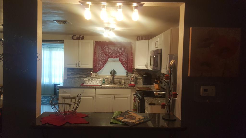 1409 Yale Drive - thumb 0