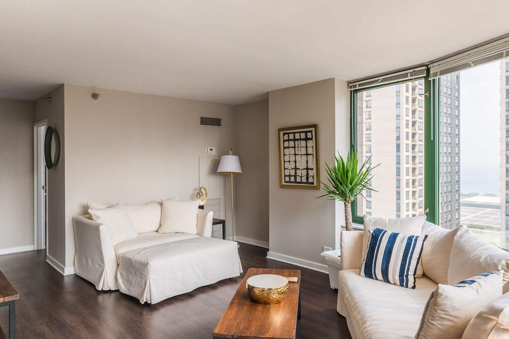 3b/3b SkyLoft With Navy Pier View Gym & Pool By ENVITAE - thumb 1