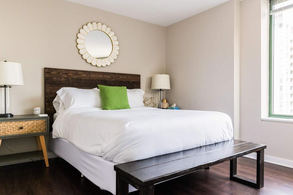 3b/3b SkyLoft With Navy Pier View Gym & Pool By ENVITAE - thumb 2