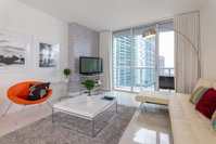 5-Star LuxCozy City Views - Sleeps 4 - Brickell Orlando Tourists