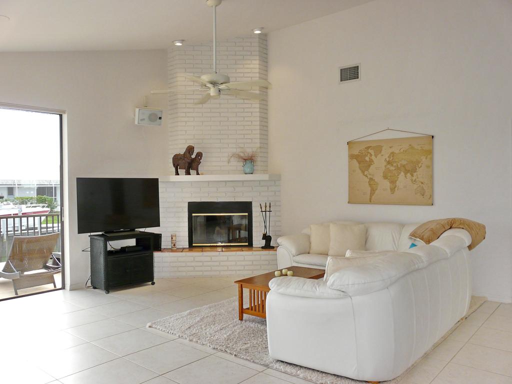 811 Bluebonnet Court - thumb 3