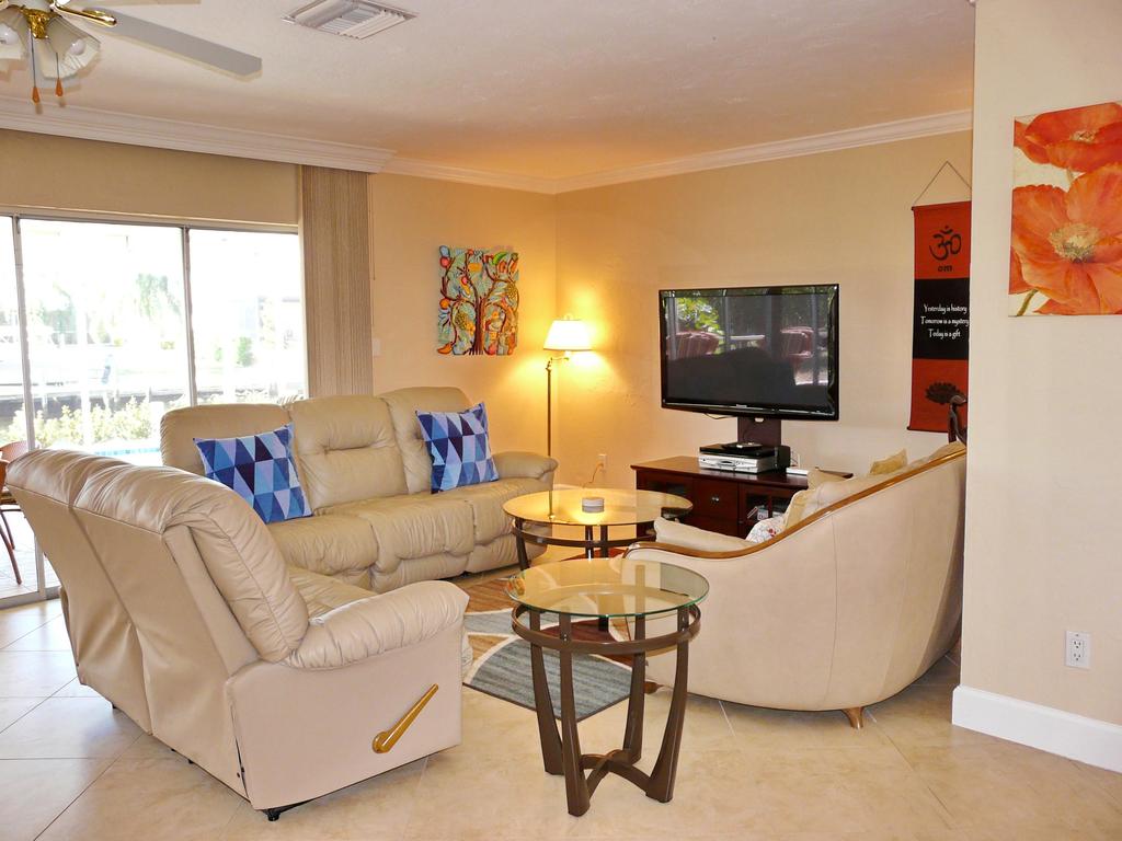 818 Chestnut Court - thumb 2