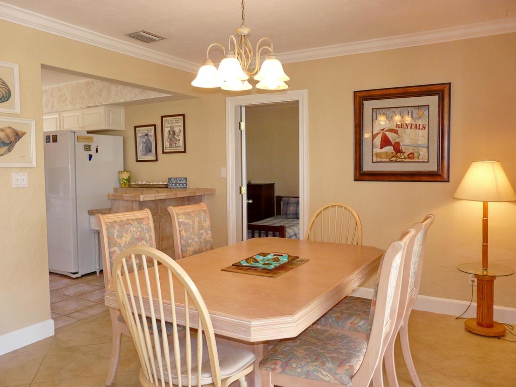 818 Chestnut Court - thumb 3