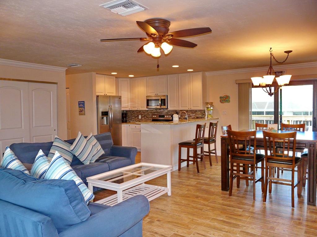 864 Swan Drive - thumb 1