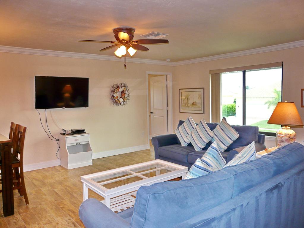 864 Swan Drive - thumb 2