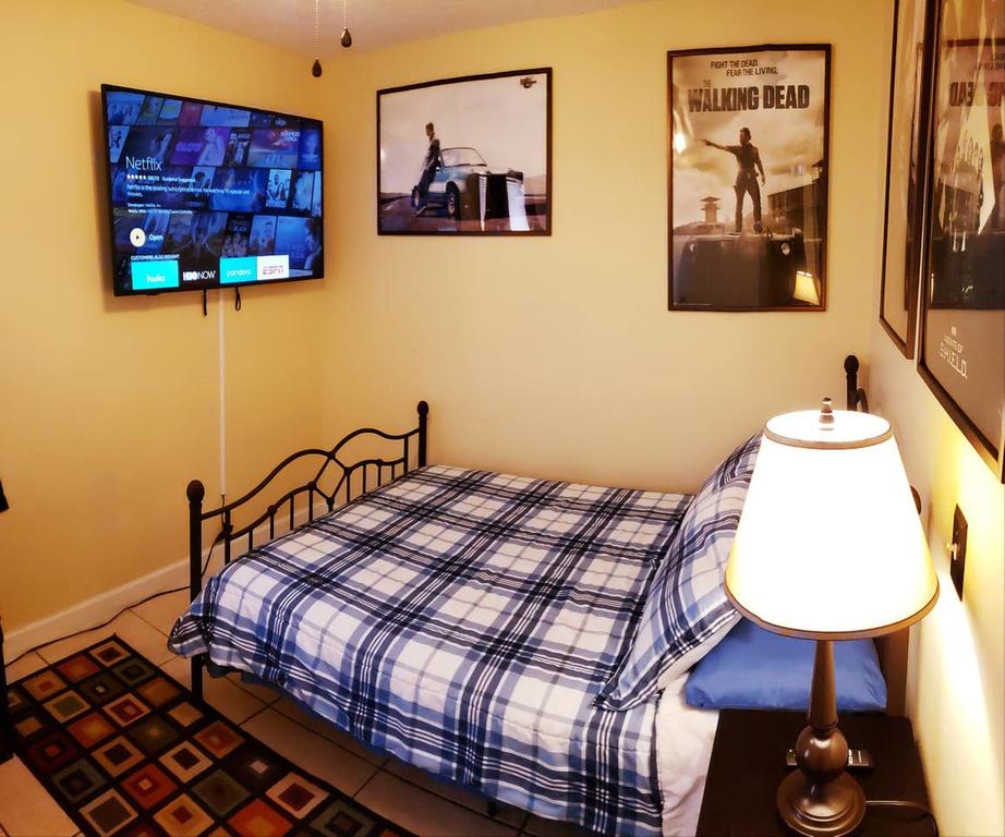 A Private Bedroom - thumb 1