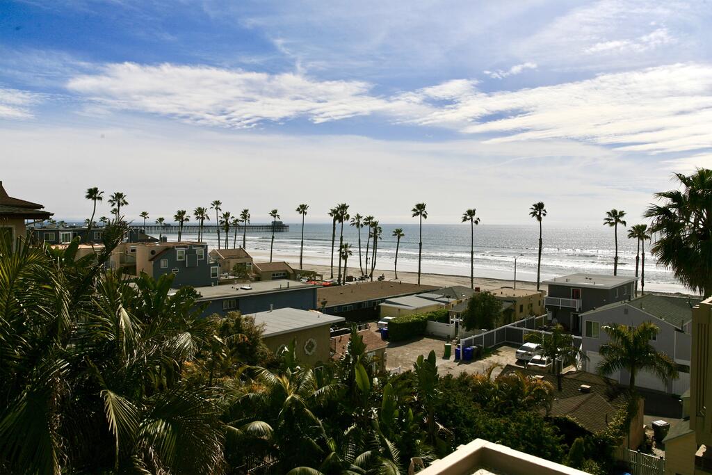 A300 - Pier View Paradise - thumb 3