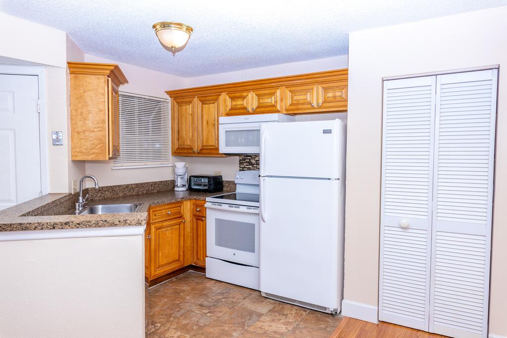 Amazing Condo 1Bdr 1Bth Near Downtown Orlando - thumb 1