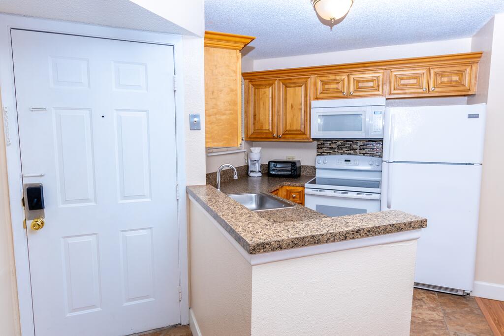 Amazing Condo 1Bdr 1Bth Near Downtown Orlando - thumb 2