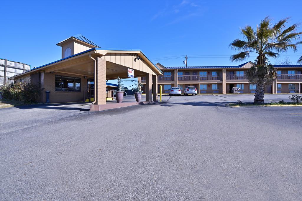 Americas Best Value Inn Center - thumb 1