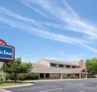 AmericInn by Wyndham Coralville - Orlando Tourists
