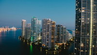 AQUA MIAMI BAY Lux Orlando Tourists