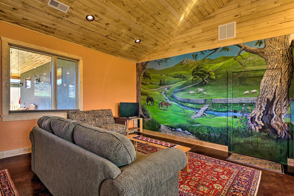 Arkansas River Valley Casita - 9-Acre Hayfield! - thumb 1